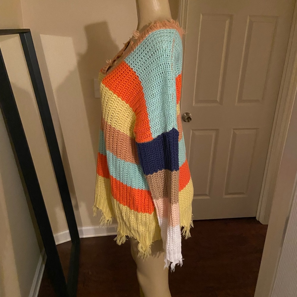 Gorgeous Color Block Sweater With Shredded Ends - image 2